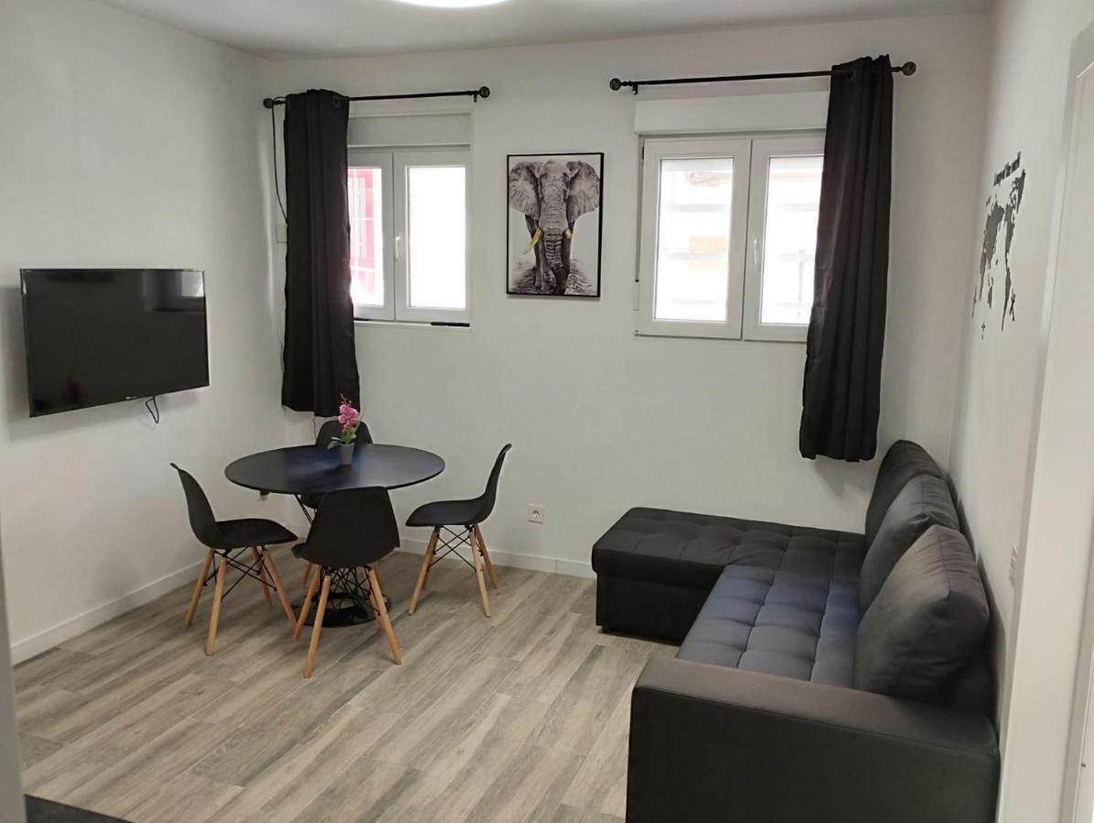 Apartamento Blanco Y Negro En El Centro Alicante Eksteriør billede