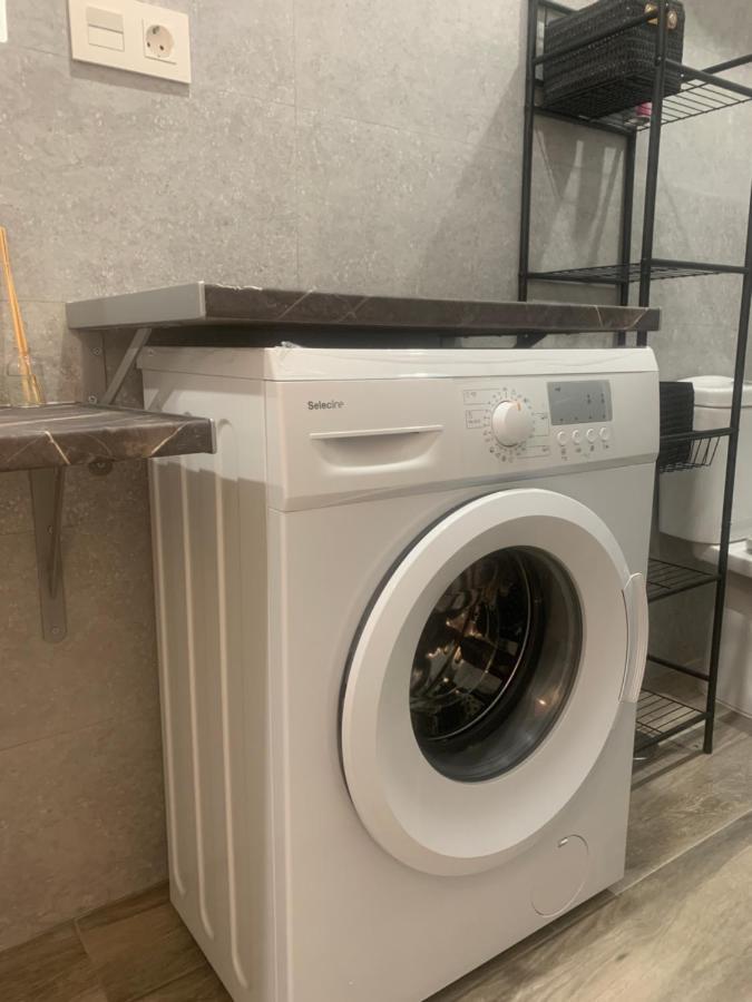 Apartamento Blanco Y Negro En El Centro Alicante Eksteriør billede