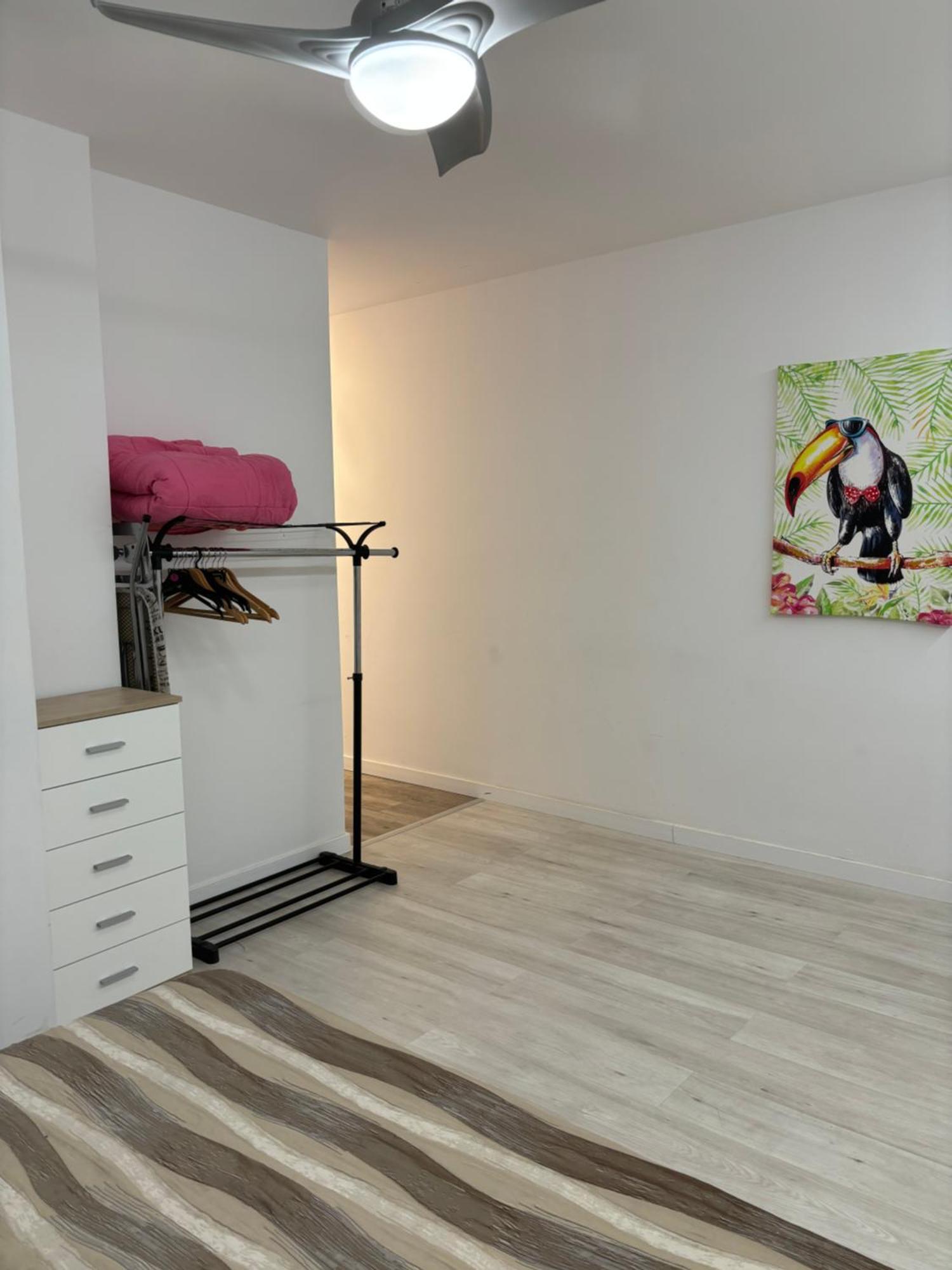 Apartamento Blanco Y Negro En El Centro Alicante Eksteriør billede