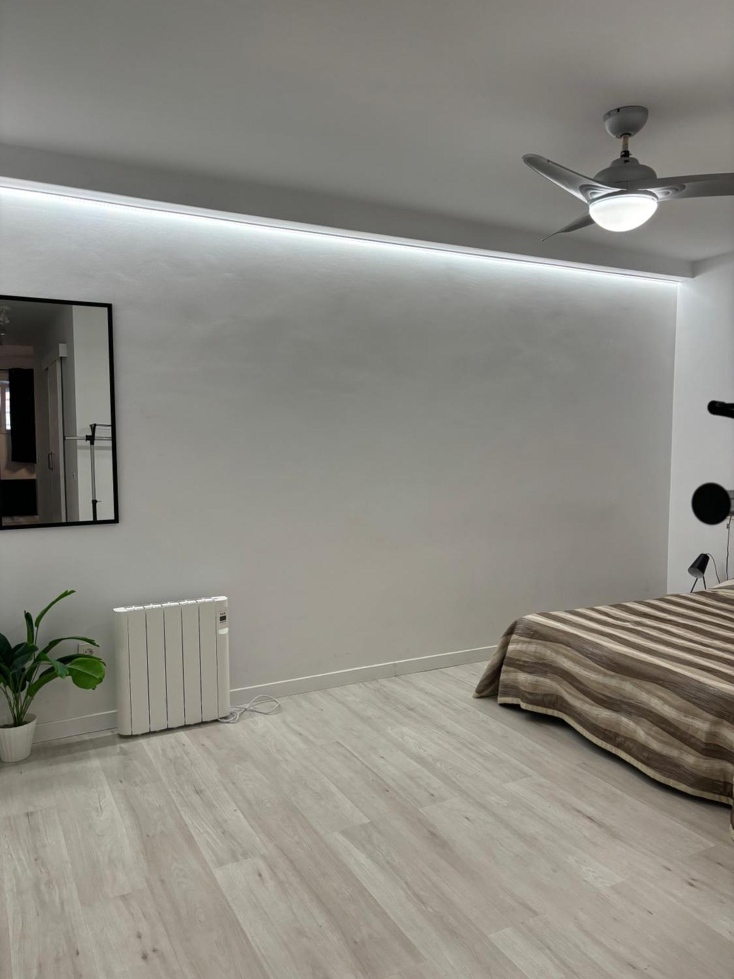 Apartamento Blanco Y Negro En El Centro Alicante Eksteriør billede