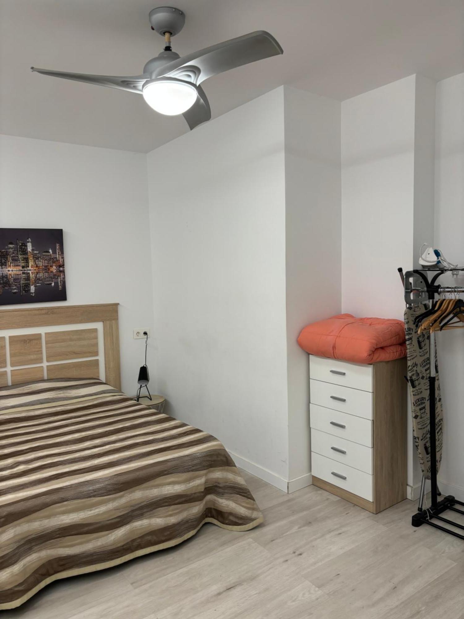 Apartamento Blanco Y Negro En El Centro Alicante Eksteriør billede