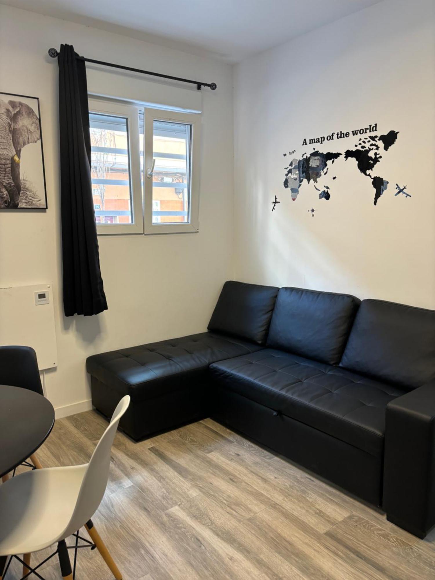 Apartamento Blanco Y Negro En El Centro Alicante Eksteriør billede